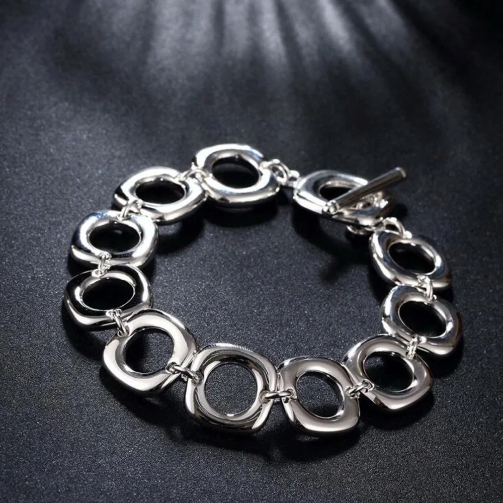 Elegant Silver Plated Link Toggle Bracelet - Picture 3 of 5